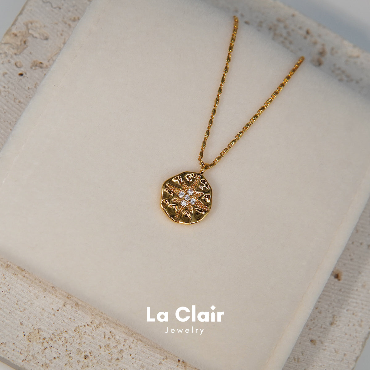 Radiant OctaGlow Golden Necklace_1
