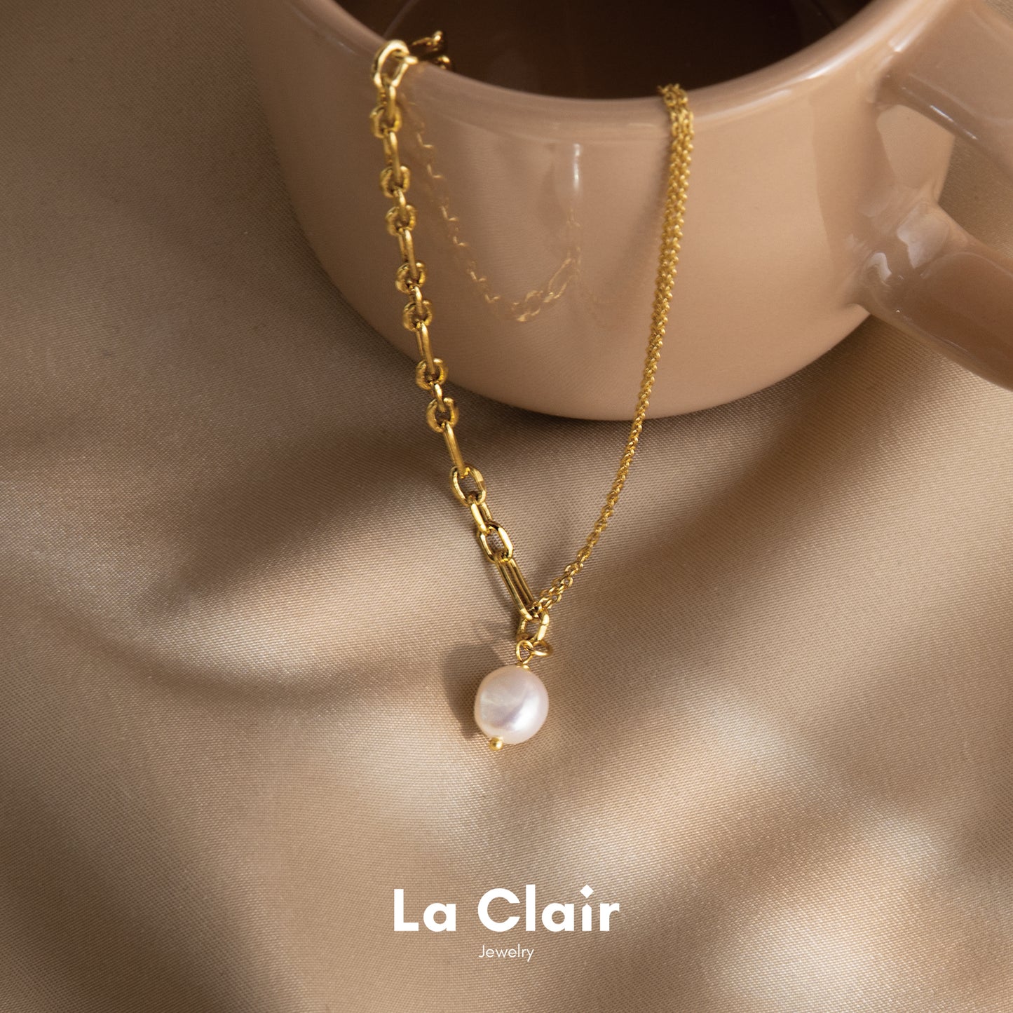 Minimalist Freshwater Pearl Necklace