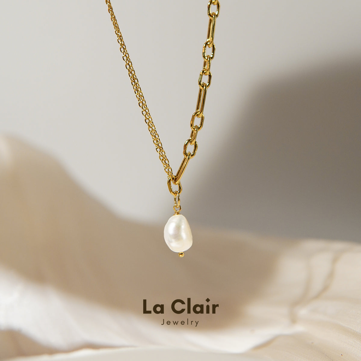 Minimalist Freshwater Pearl Necklace