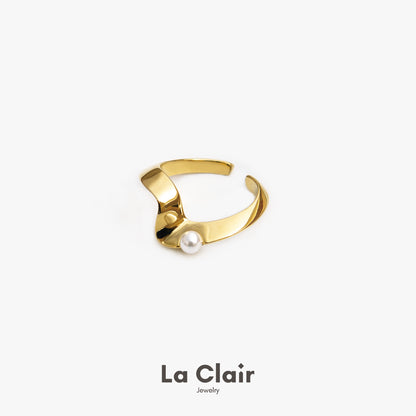 Wave-crest Pearl Ring