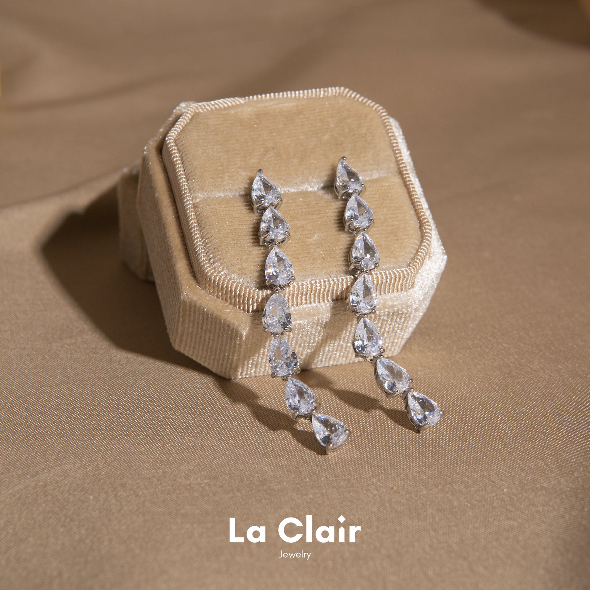 Dazzling Teardrop Earrings_2