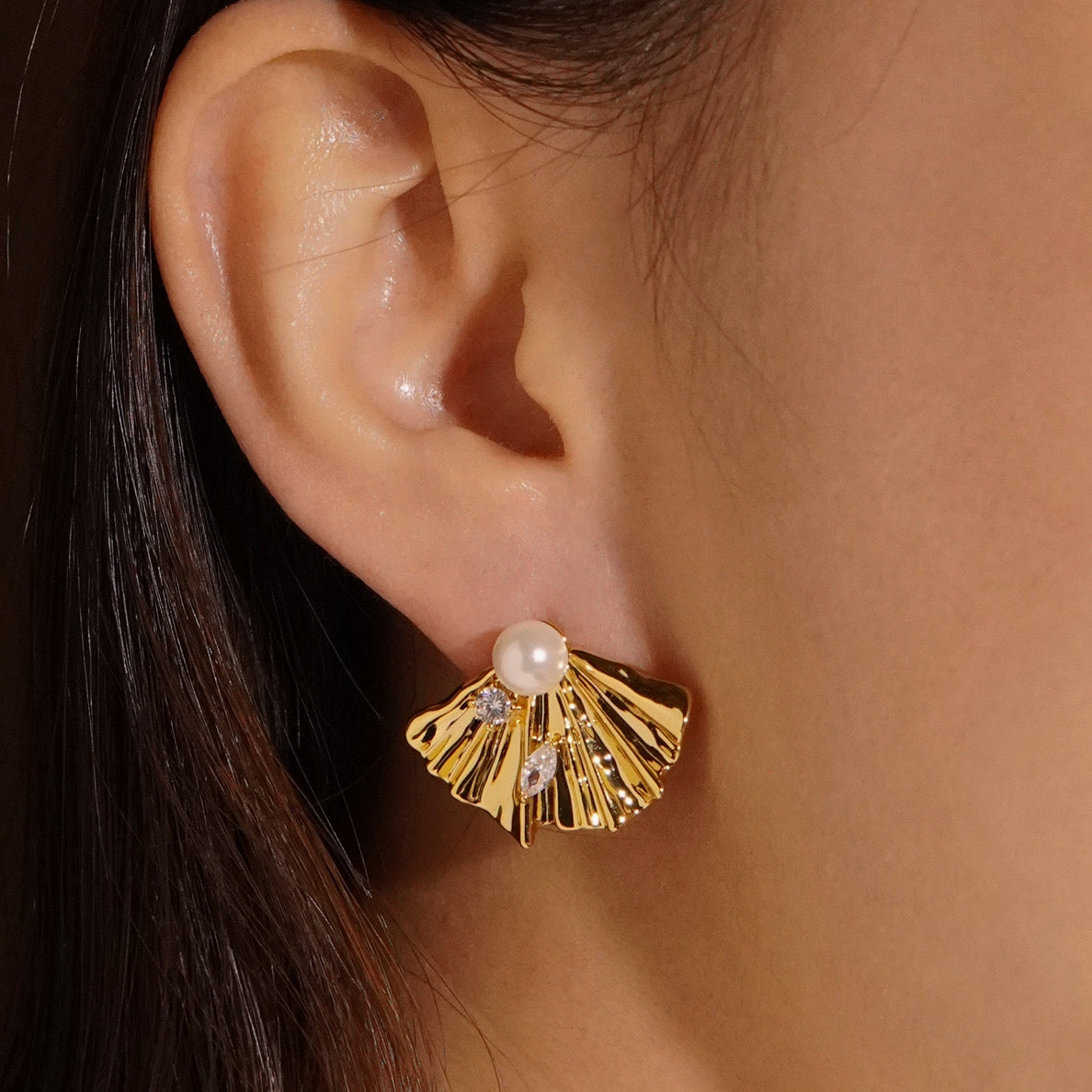 Scattered Zircon Fan Earrings