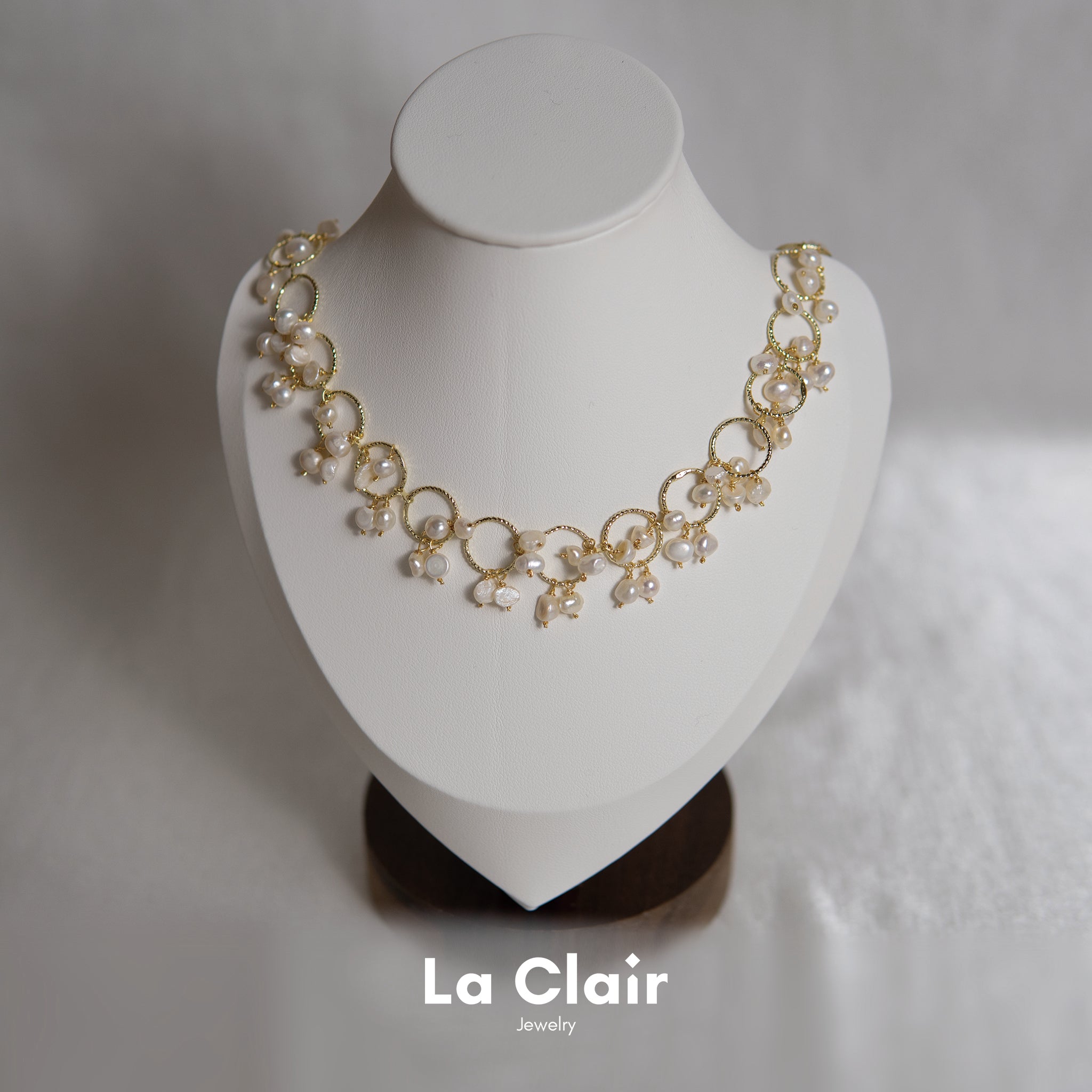 Glamorous Circlet Pearl Necklace_3
