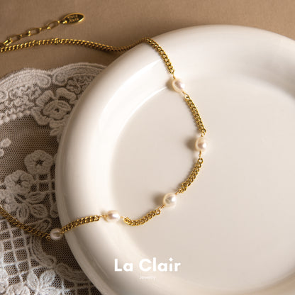 Minimalist Elegance Pearl Chocker_2