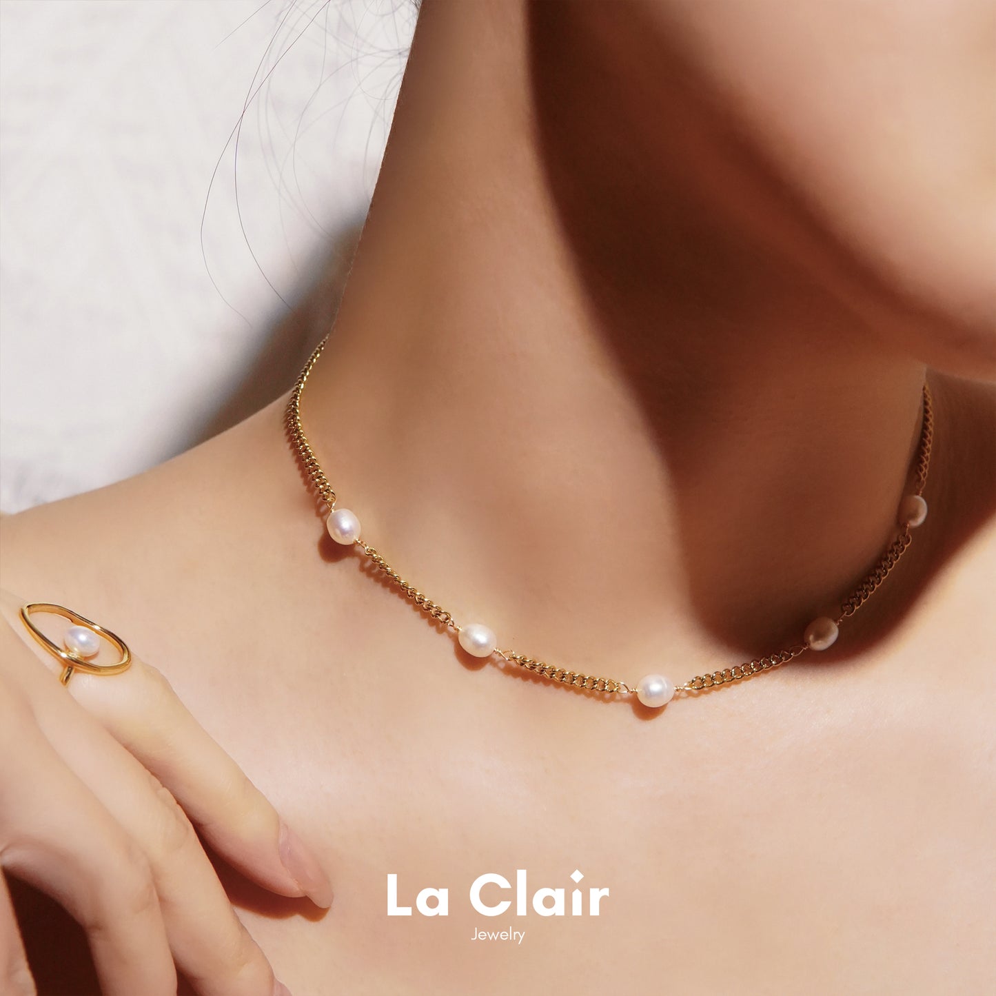 Minimalist Elegance Pearl Chocker_4