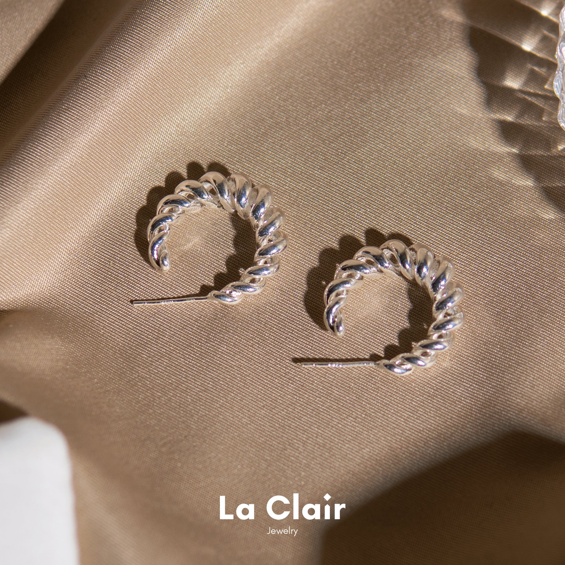 Silver Croissant Hoop Earrings_3