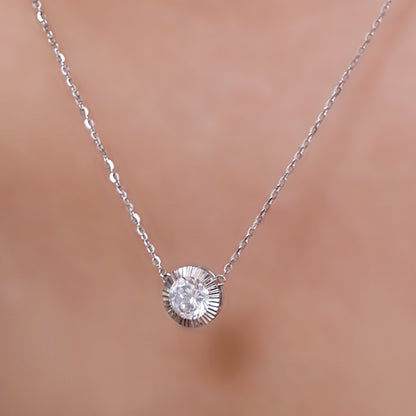 Silver Sparkling Zircon Disc Necklace_2
