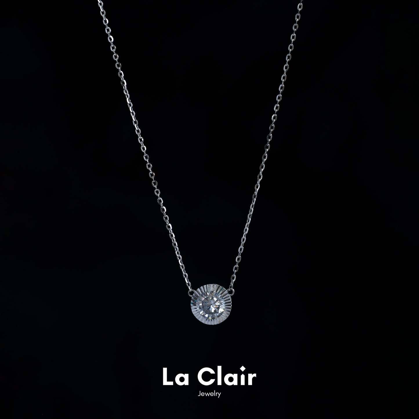 Silver Sparkling Zircon Disc Necklace_4