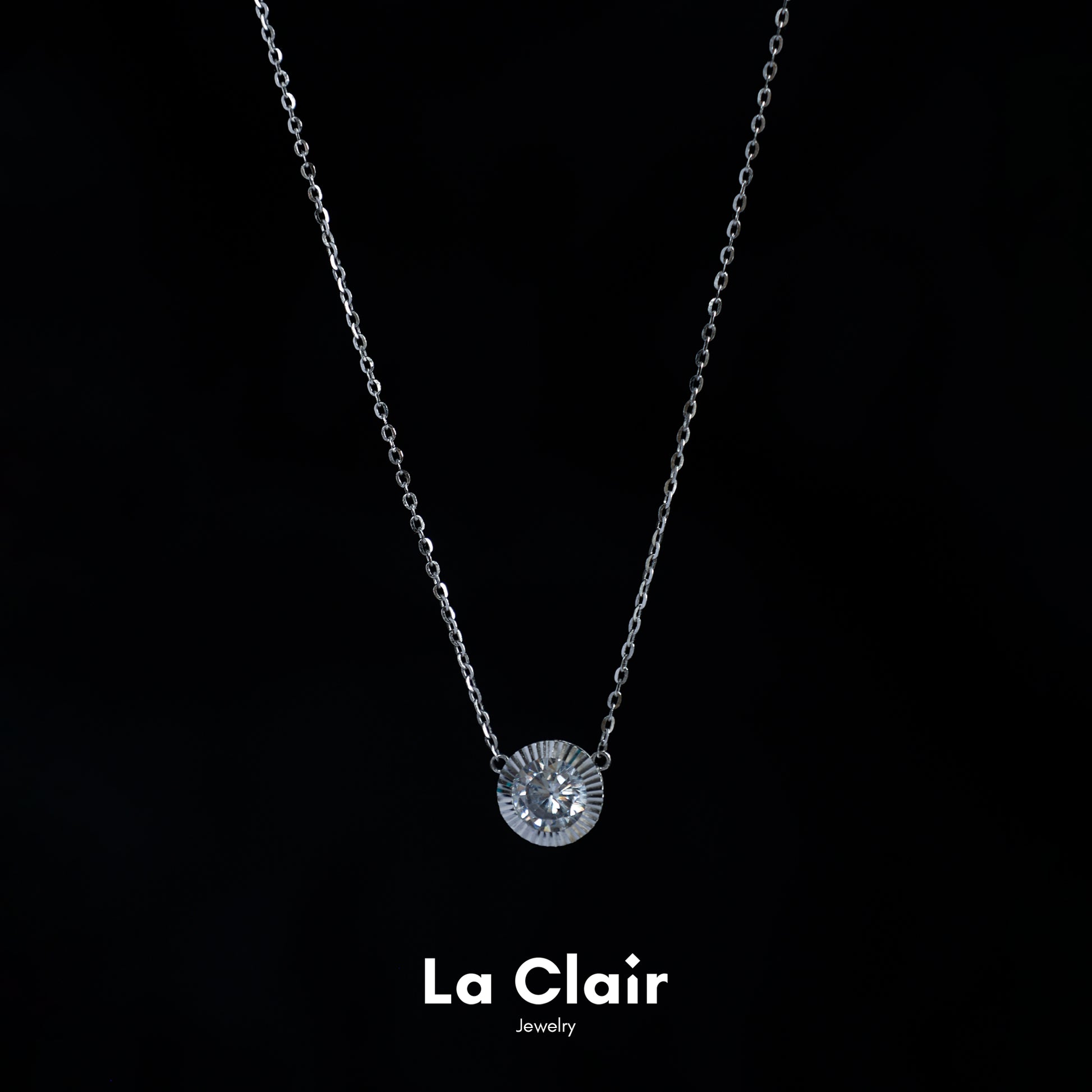 Silver Sparkling Zircon Disc Necklace_4