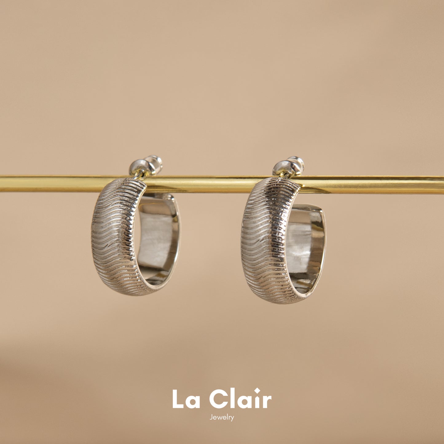 Wide Striped Engraved Hoop Earrings_2