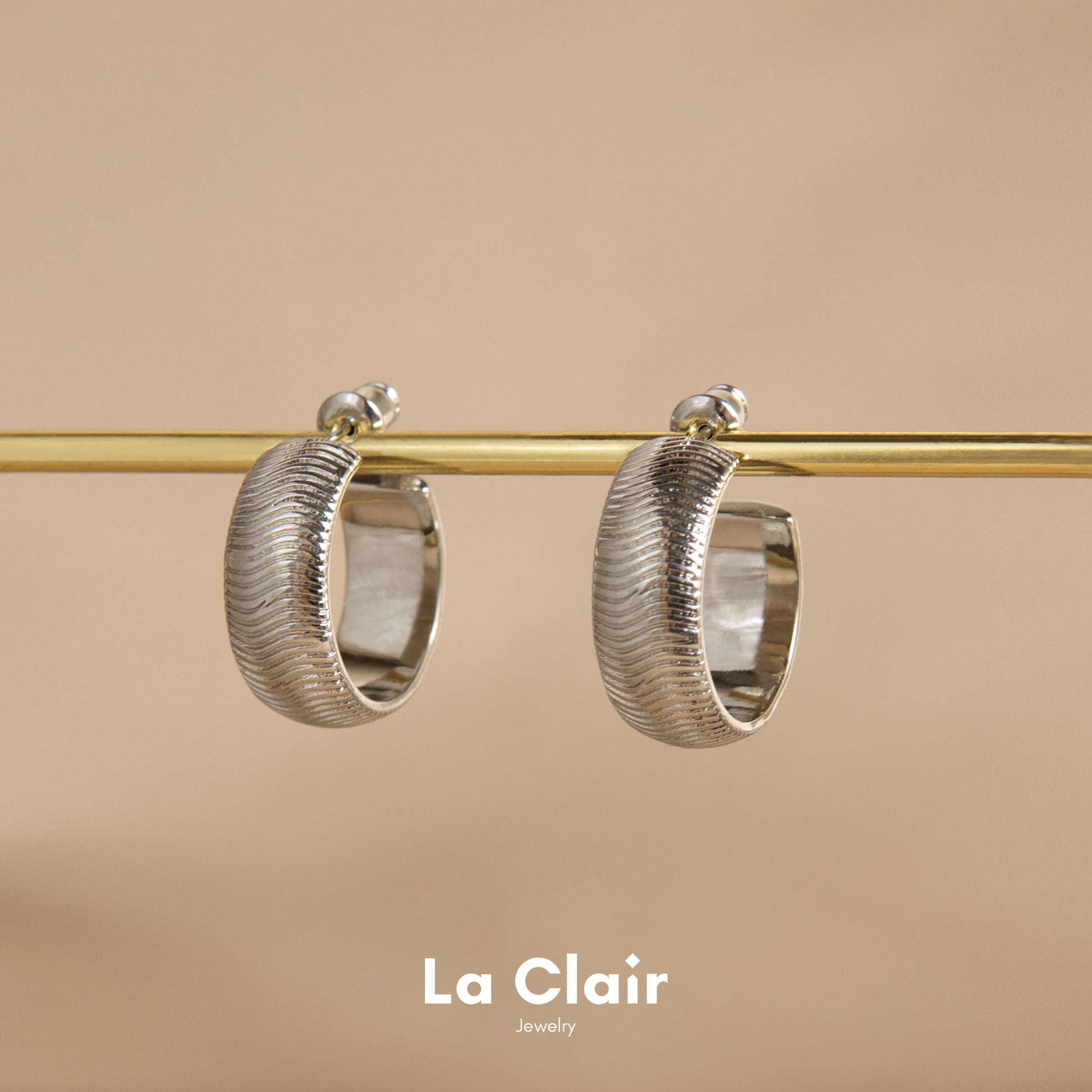 Wide Striped Engraved Hoop Earrings_2