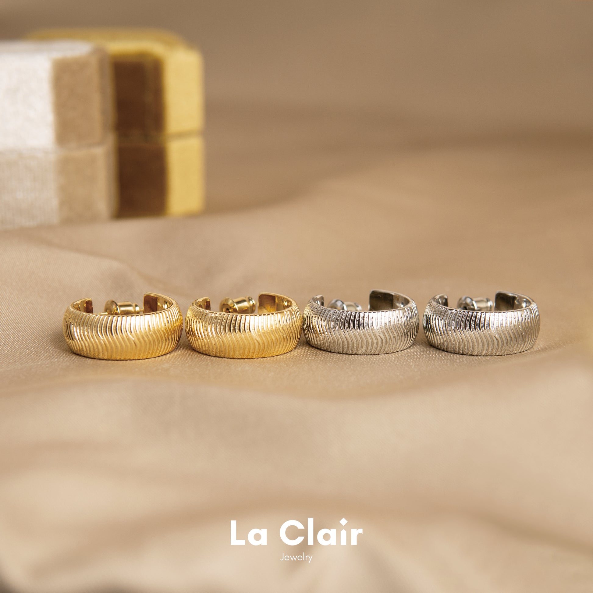 Wide Striped Engraved Hoop Earrings_4