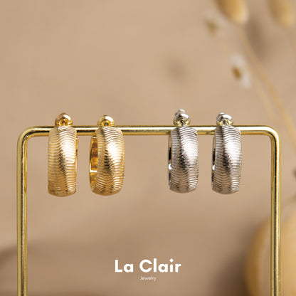 Wide Striped Engraved Hoop Earrings_5