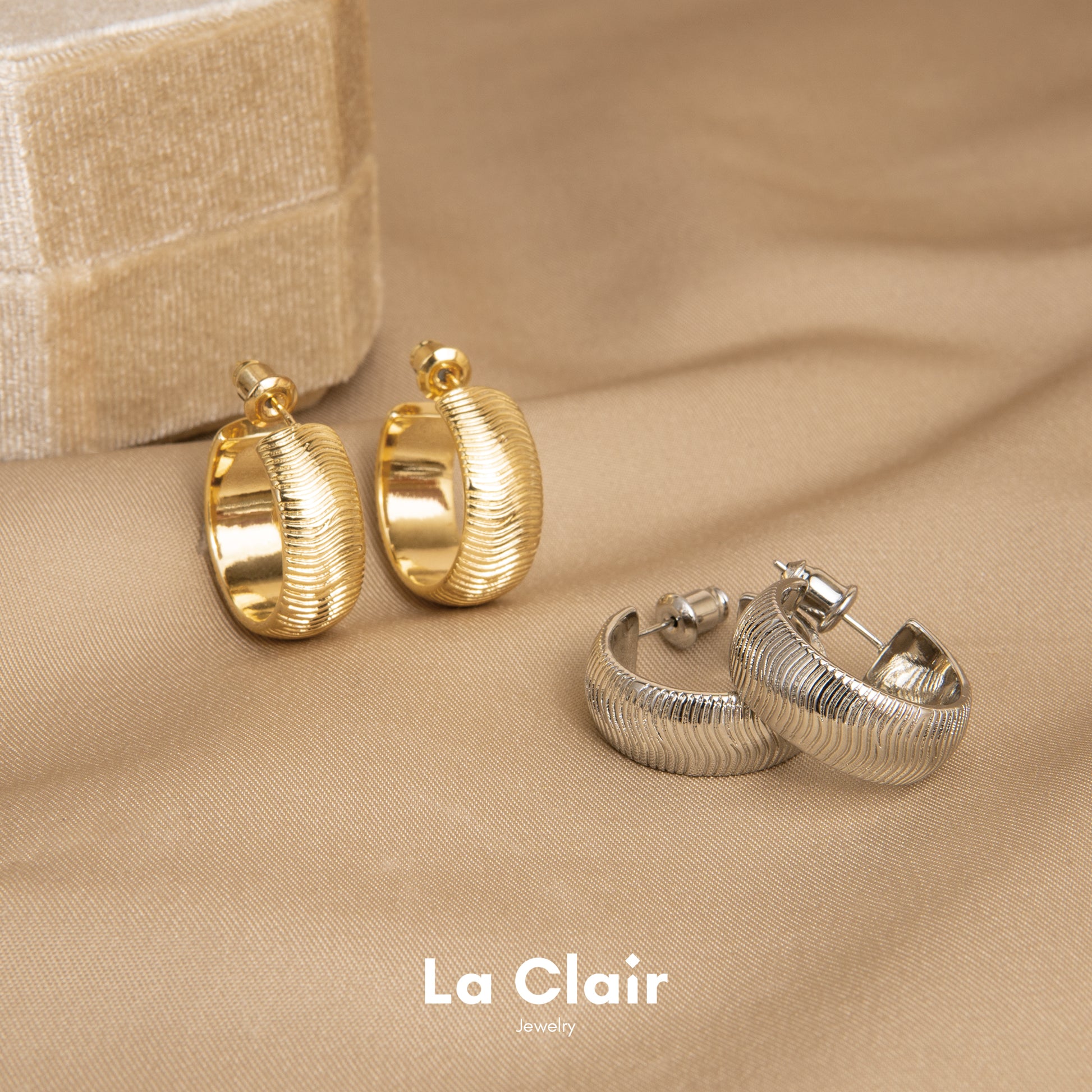 Wide Striped Engraved Hoop Earrings_6