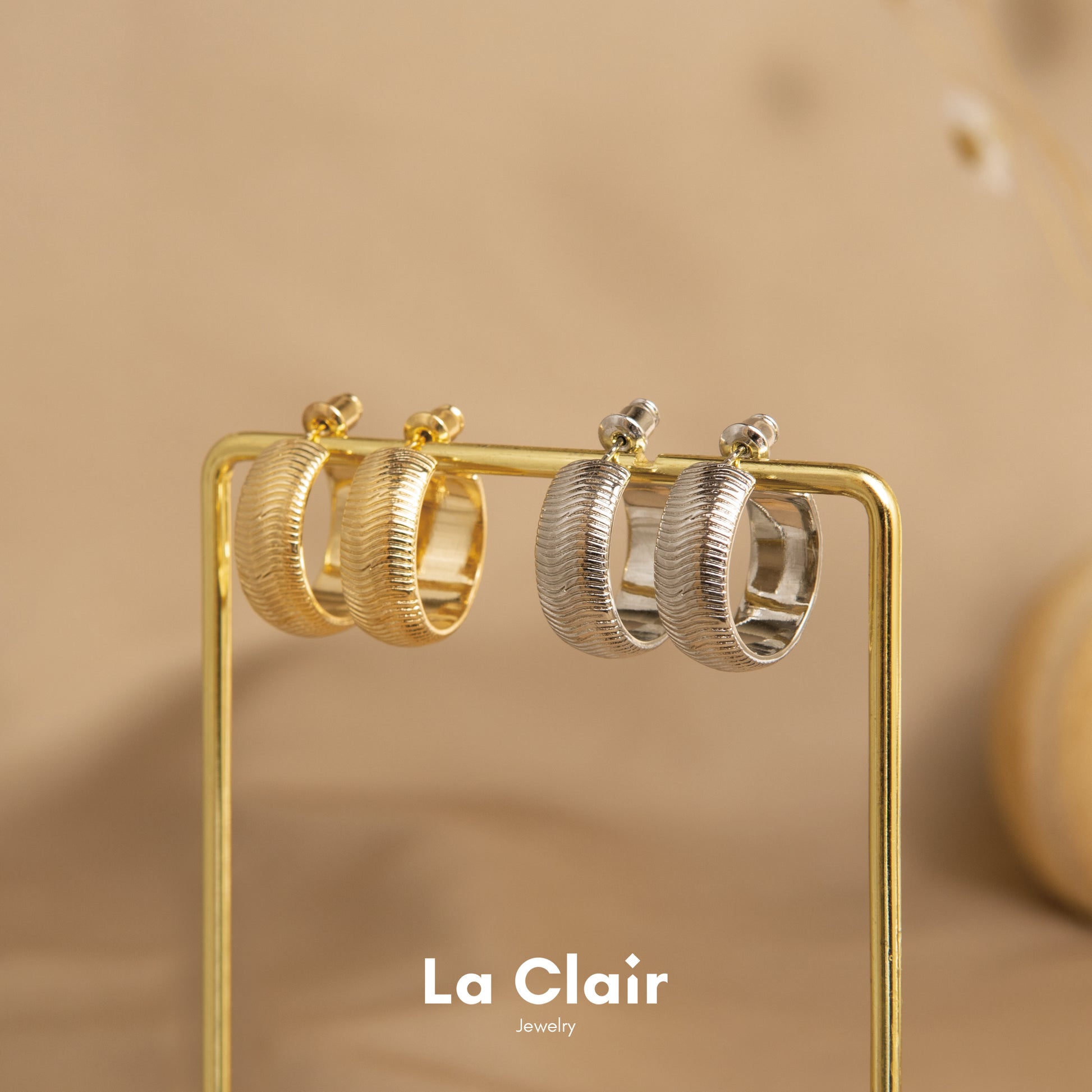 Wide Striped Engraved Hoop Earrings_7