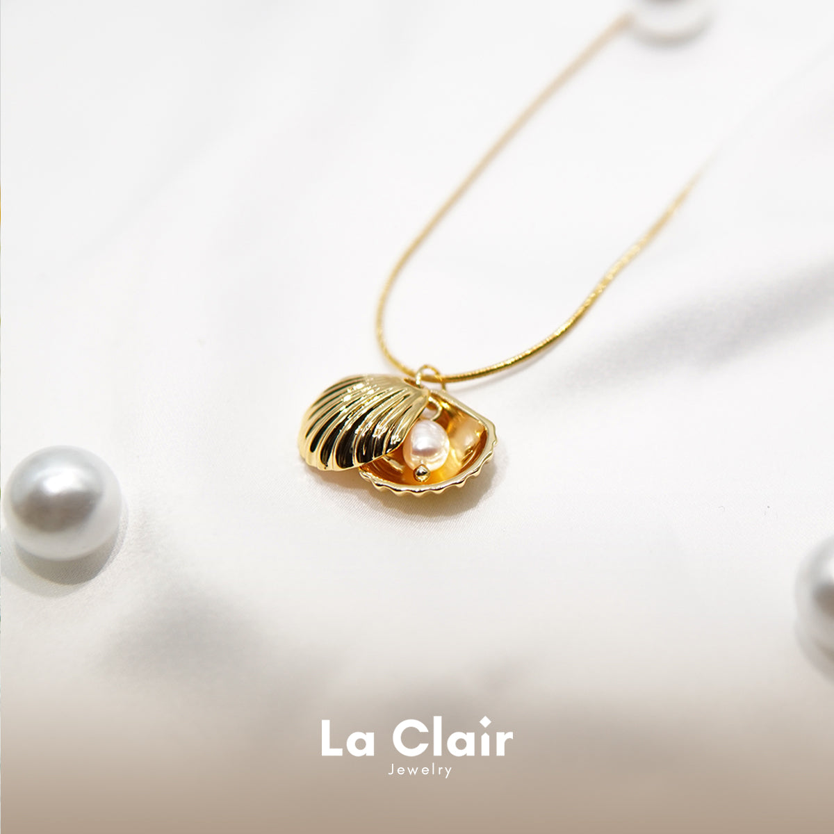 Open and Closed Shell Necklace